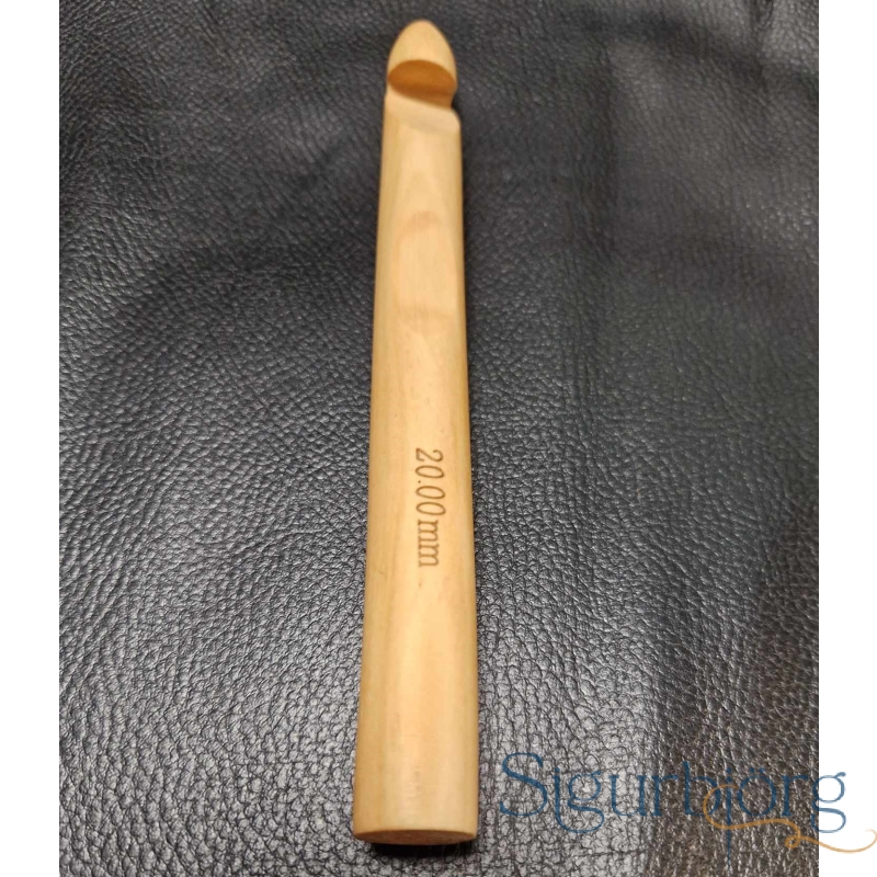 Heklunál, tré 20mm.