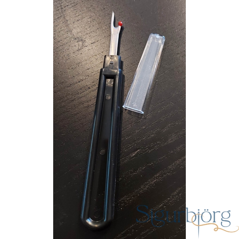 Sprettuhnífur stór með flötu handfangi.