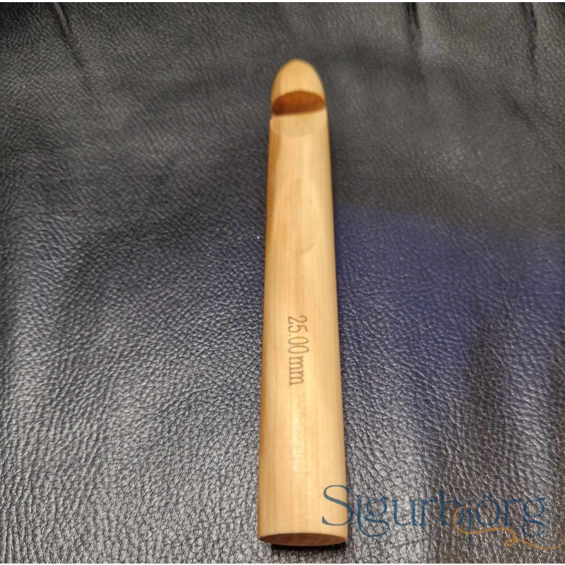 Heklunál, tré 25mm.