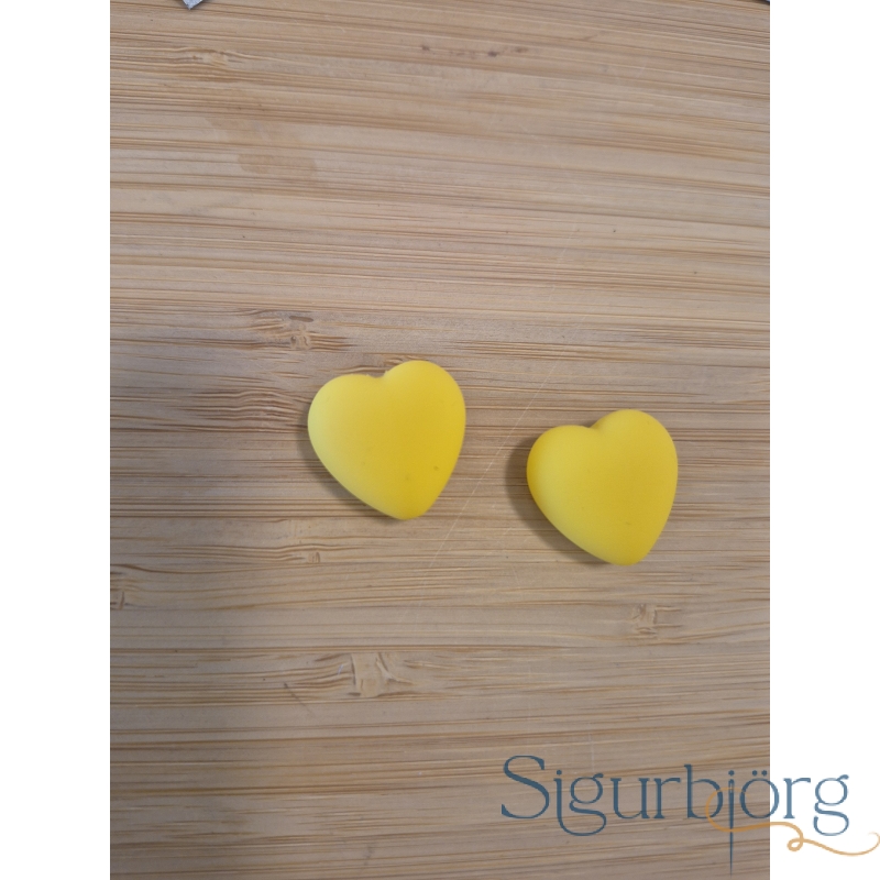 Hjörtu gul