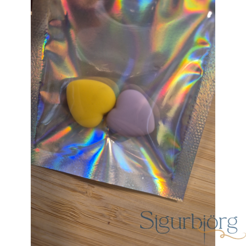 Hjörtu fjólublátt og gult