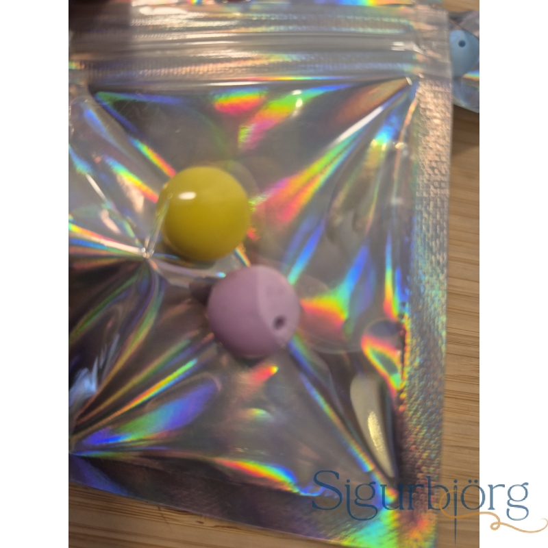 Kúlur gul og fjólublá